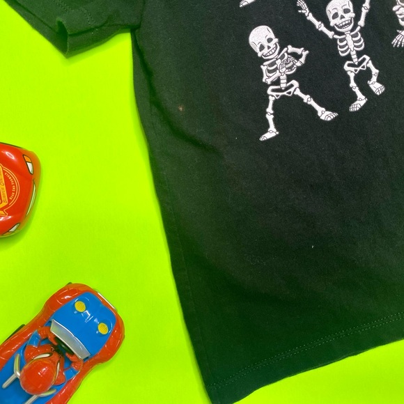 Spooky 👻 Skeleton Dancing Tee - Picture 2 of 5